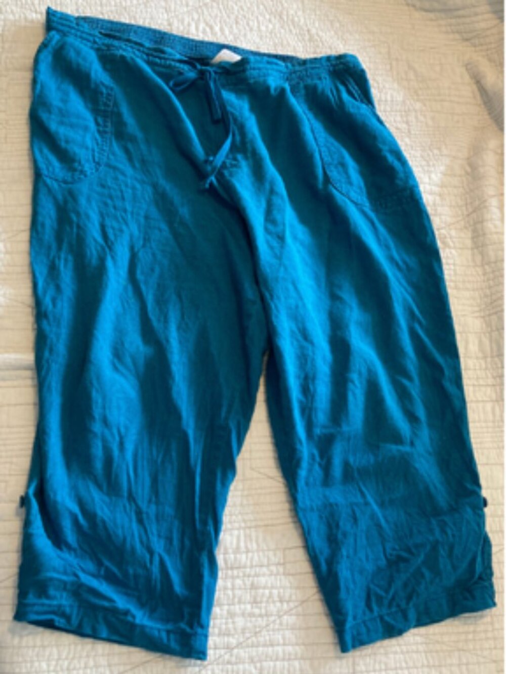Blue %100 linen barrel capris